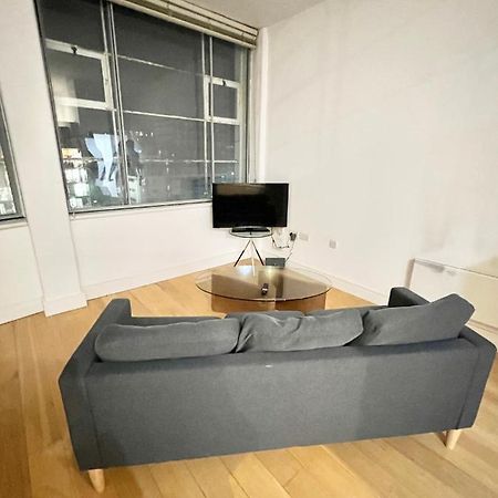 Bigkings Cosy 2 Bedroom Apartment With Free Parking In Central Манчестър Екстериор снимка