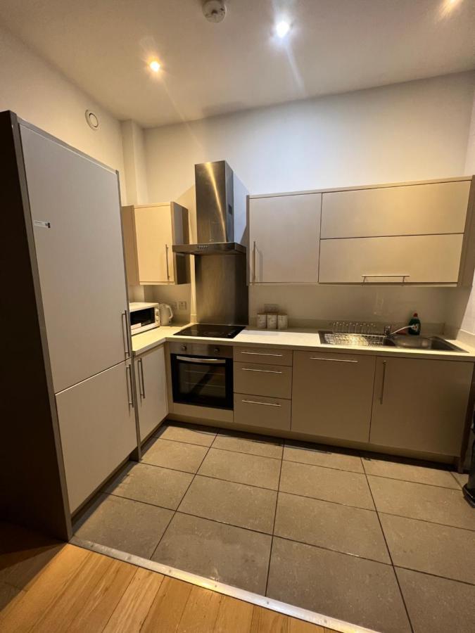 Bigkings Cosy 2 Bedroom Apartment With Free Parking In Central Манчестър Екстериор снимка
