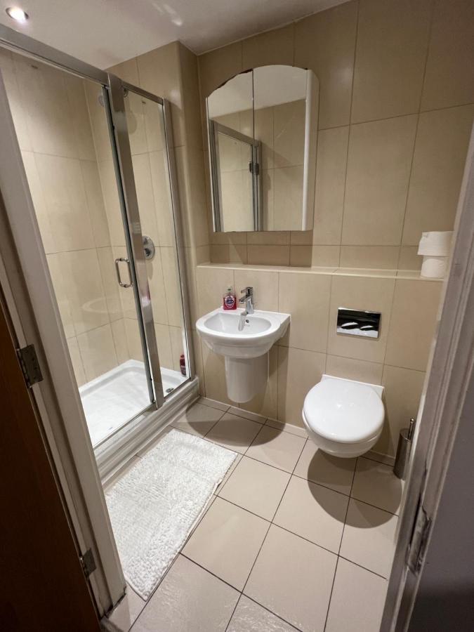 Bigkings Cosy 2 Bedroom Apartment With Free Parking In Central Манчестър Екстериор снимка